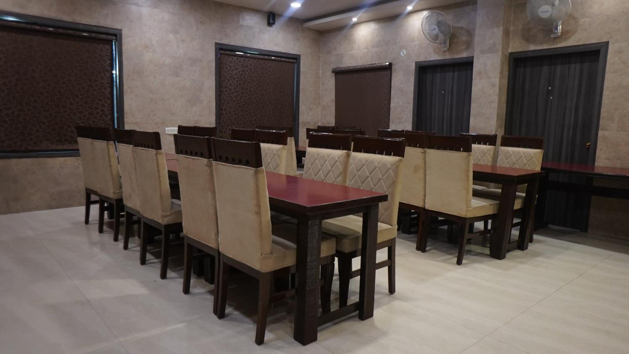 Hotel Park Regency Gorakhpur Exteriér fotografie